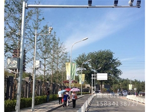 道路監控桿